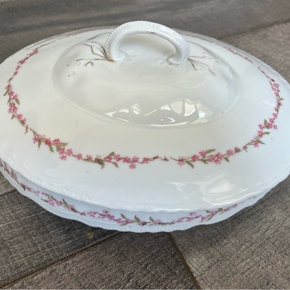 Victoria Austria Porcelain Floral Serving Bowl 9.5” Oval with Lid - Picture 2 of 9